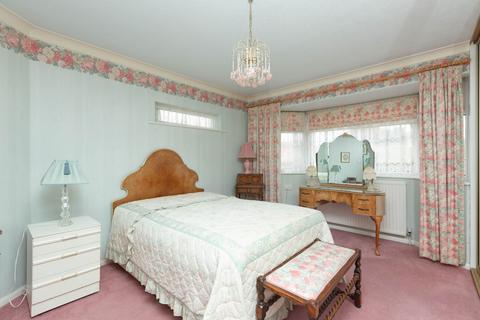 2 bedroom detached bungalow for sale, Kent Gardens, Birchington, CT7