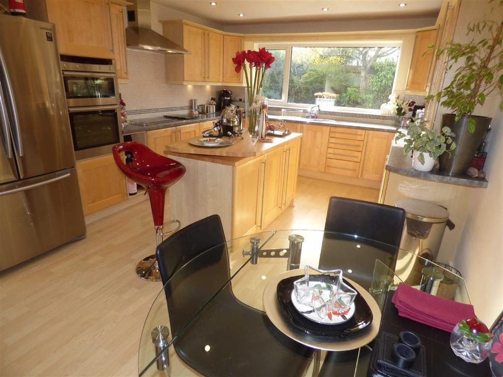 Whitefield Close, Westwood Heath, Coventry 5 bed detached house £475,000