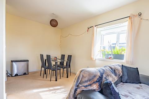 2 bedroom flat for sale, 2 Elmhurst Way, Carterton, Oxfordshire, OX18