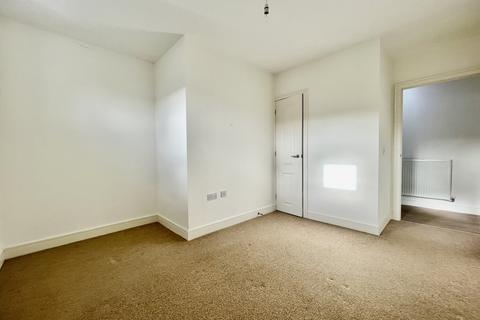 3 Coles Mews, Exeter, EX2 9EY