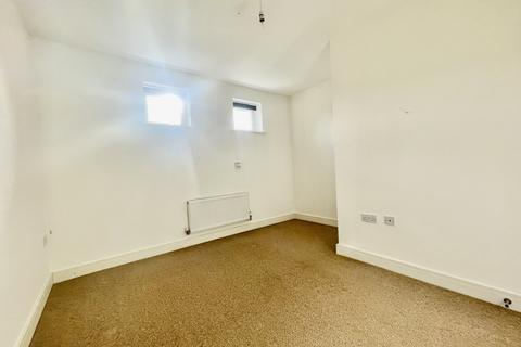 3 Coles Mews, Exeter, EX2 9EY
