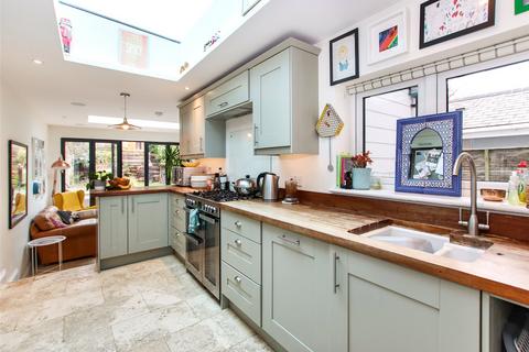 3 bedroom semi-detached house for sale, May Avenue, Lymington, Hampshire, SO41