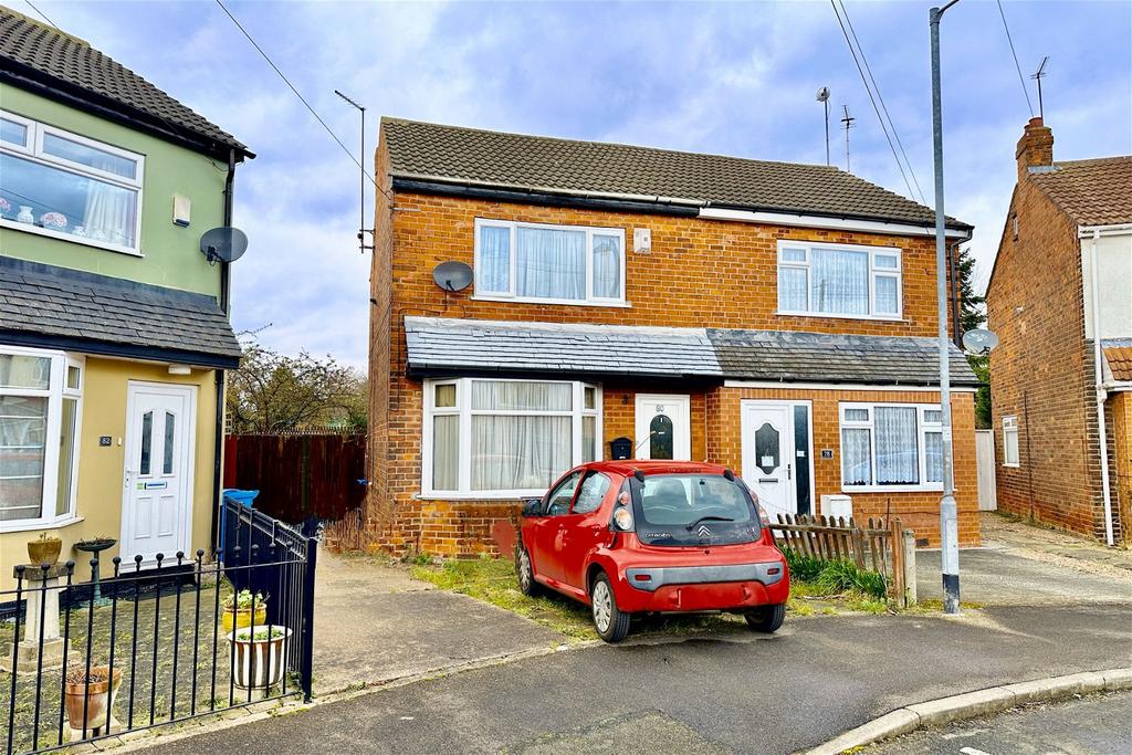 Kirkham Drive, Hull HU5 2 bed semidetached house for sale £110,000