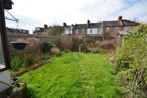 11 Risingholme Close, Harrow, HA3 7ET