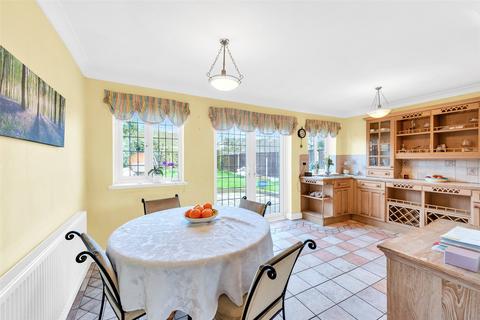 14 Alderney Road, Erith, DA8 2JD