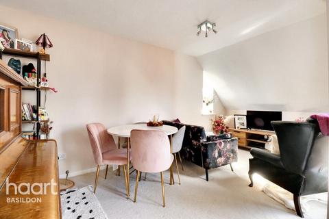 7 Calvert Drive, Basildon, SS13 1TB