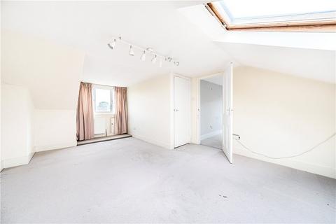 8 Weigall Road, London, SE12 8HE