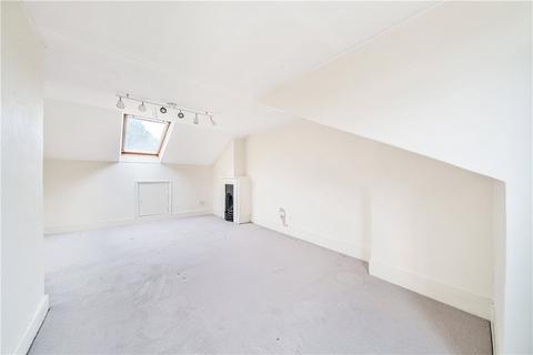 8 Weigall Road, London, SE12 8HE
