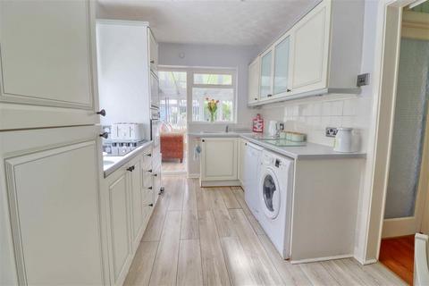 25 Bournemouth Road, Holland-on-sea, Clacton-on-sea, CO15 5TD