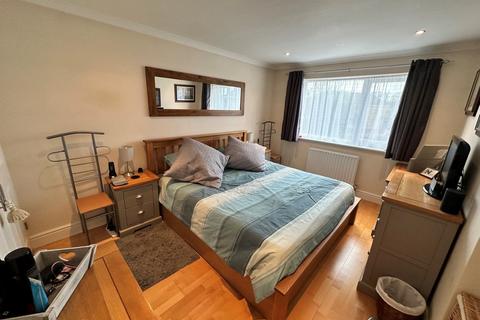 9 Tiberius Close, Basingstoke, RG23 8HX