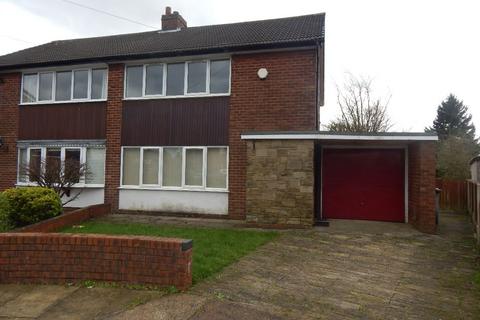 3 bedroom detached house to rent, Kinnaird Close, Batley