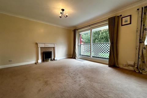 2 bedroom flat to rent - Old Manor Lawns, Long Lane, Beverley, East Riding of Yorkshire, UK, HU17