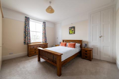 49 Whitehill Road, Gravesend, DA12 5PE