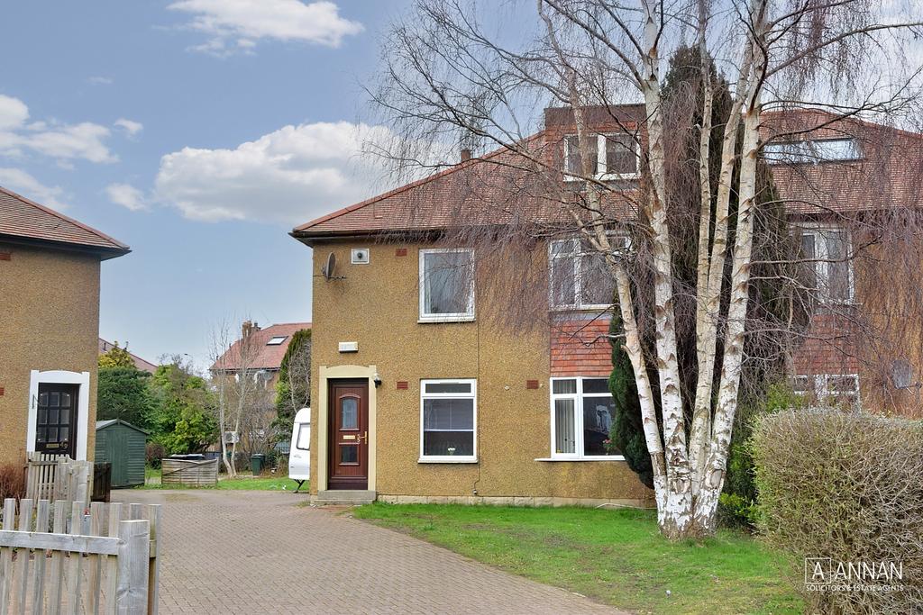 55 Colinton Mains Grove, Colinton Mains, EH13 9DG 3 bed flat for sale £230,000