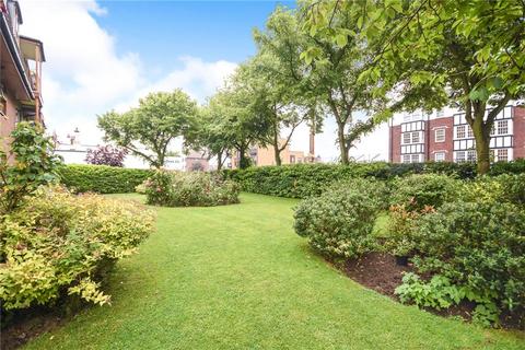 1 bedroom apartment for sale, Chalkwell Park Drive, Leigh-on-Sea, Essex