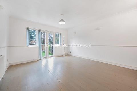 2 Willow Close, London, SE6 1JY