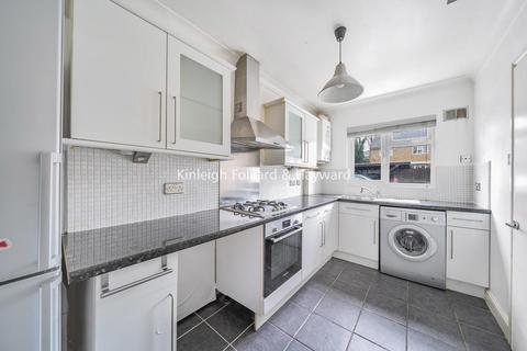 2 Willow Close, London, SE6 1JY