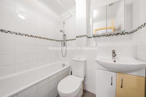 2 Willow Close, London, SE6 1JY