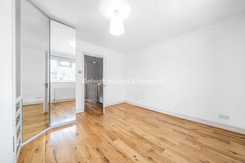 2 Willow Close, London, SE6 1JY