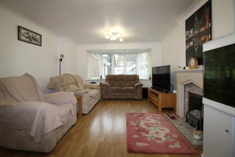 4 bedroom detached house to rent, Kielder Close, Ashton-in-Makerfield, Wigan, WN4