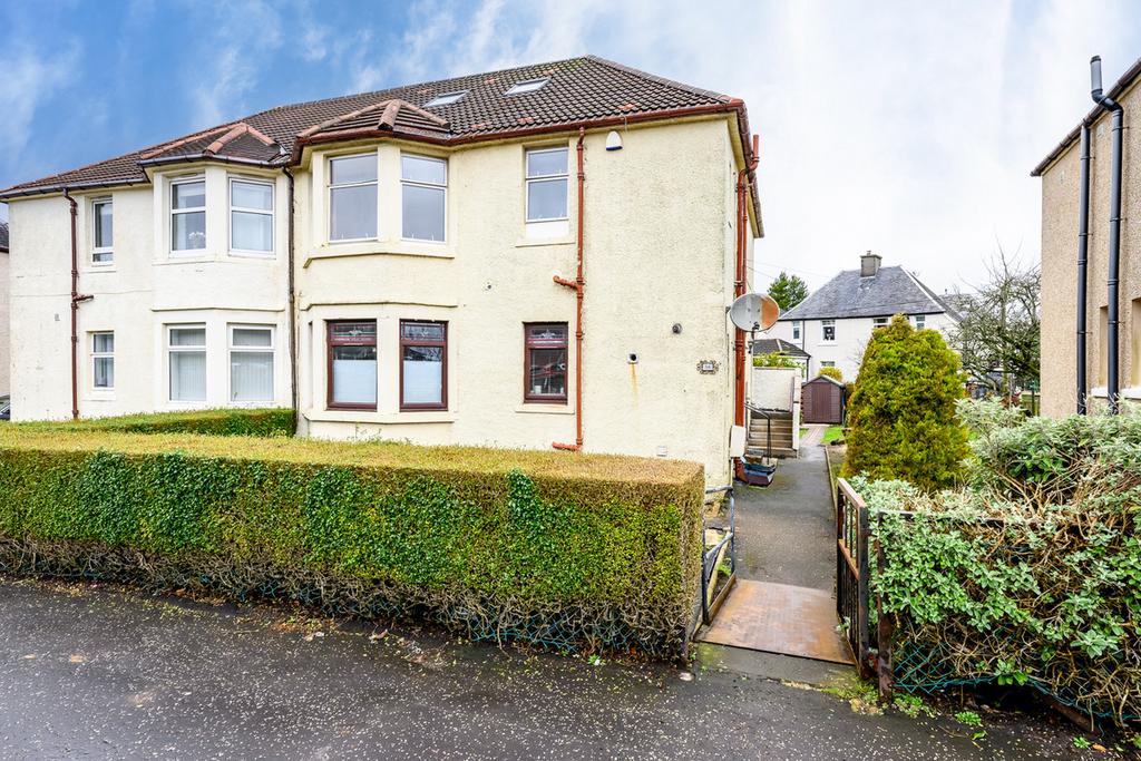 Dunlop Street, Greenock, PA16 4 bed flat for sale £130,000