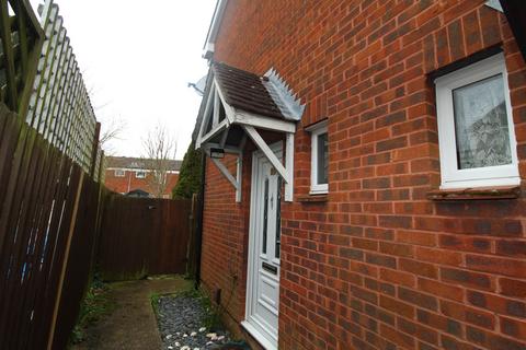 1 bedroom end of terrace house to rent - Weybridge Close,  Chatham, ME5