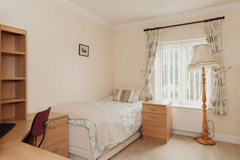 2 bedroom flat for sale, Batts Hill, Reigate, Surrey, RH2 0LJ
