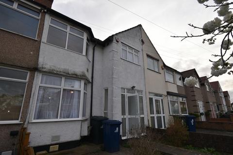 3 bedroom terraced house to rent, Greenford , UB6