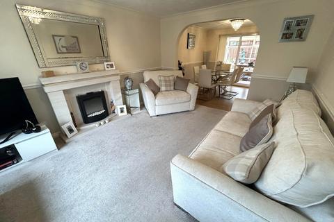 6 Alligin Close, Chadderton, Oldham, OL9 0LZ