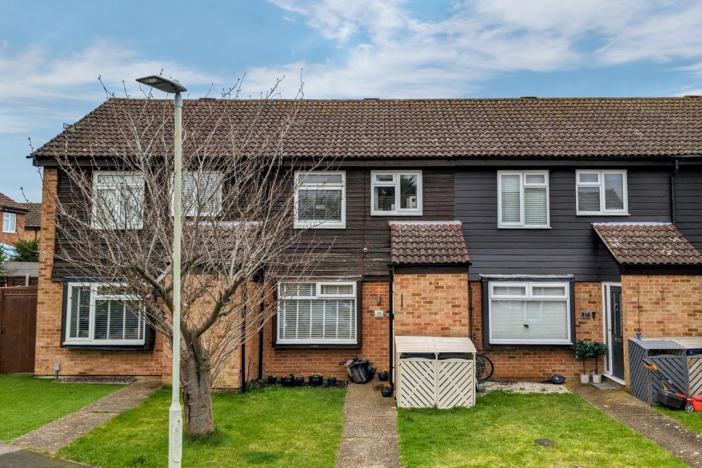 Sunningdale, Stortford CM23 3 bed terraced house for sale £