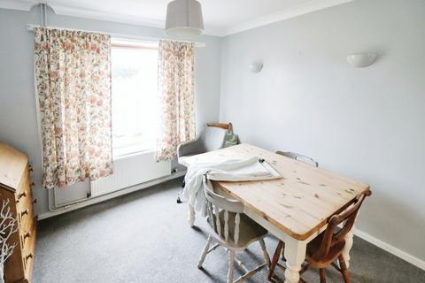 3 bedroom semi-detached house for sale - Beverley Grove, North Hykeham LN6