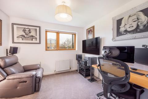 2 bedroom flat for sale, Millard Road, London, SE8