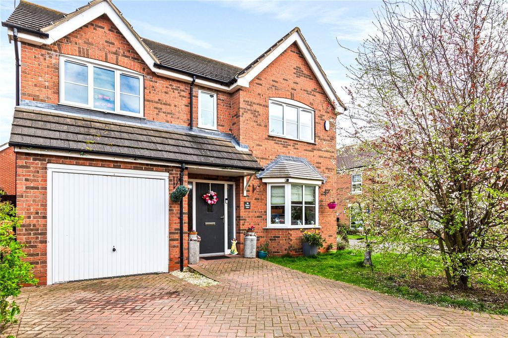 Pasture Lane, Scartho Top, Grimsby, Lincolnshire, DN33 4 bed detached