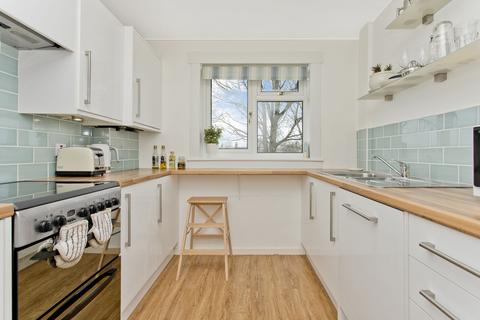 2 bedroom flat for sale - 30/3 Piersfield Grove, Edinburgh, EH8 7BX