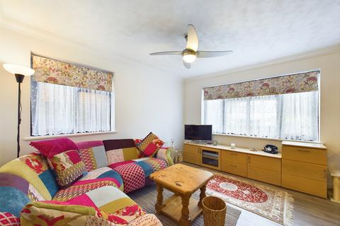 10 Bramley Walk, Whitehill, Bordon, GU35 9BG