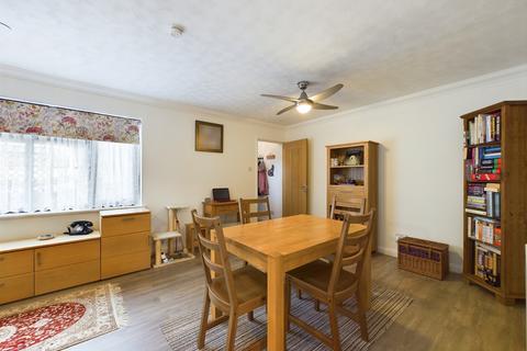 10 Bramley Walk, Whitehill, Bordon, GU35 9BG