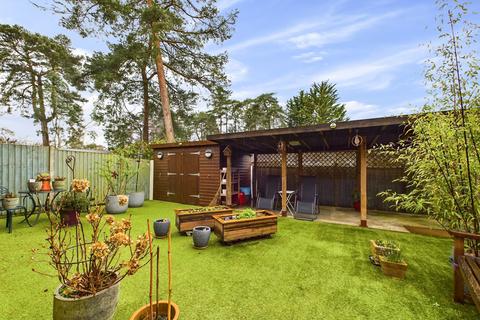 10 Bramley Walk, Whitehill, Bordon, GU35 9BG