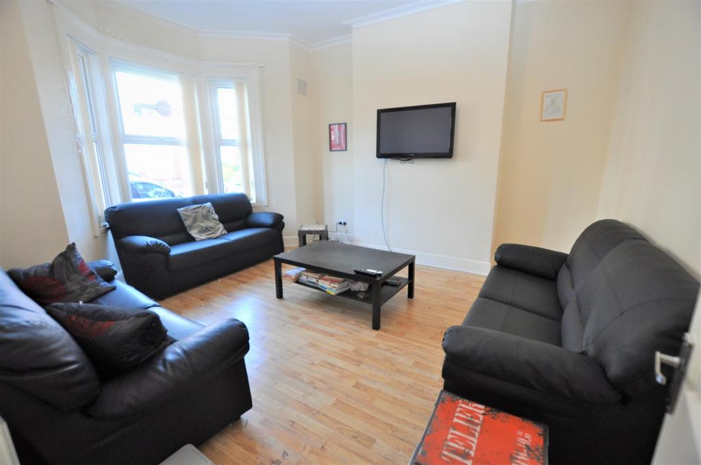 Livingroom (Main)