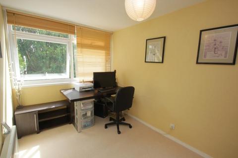 undefined, Poplar Grove, Woking GU22