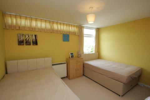 undefined, Poplar Grove, Woking GU22