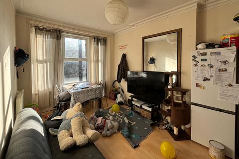 2 bedroom flat for sale, Flat 3 Kenyon Mansions, 278 Coldharbour Lane, Brixton, London, SW9 8SP