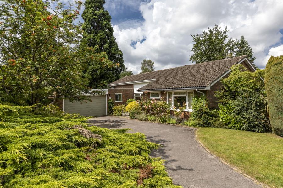 Ascot, Berks 4 bed bungalow for sale £910,000