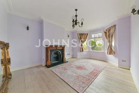 5 bedroom end of terrace house to rent, Boston Manor Road, Brentford, London, TW8