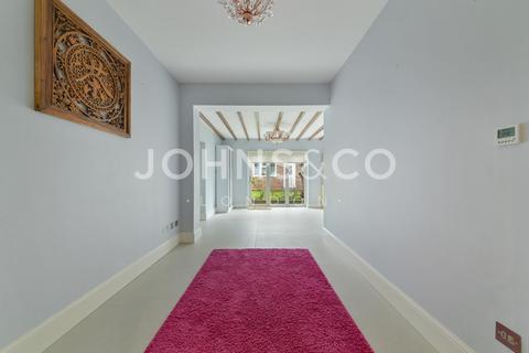 5 bedroom end of terrace house to rent, Boston Manor Road, Brentford, London, TW8