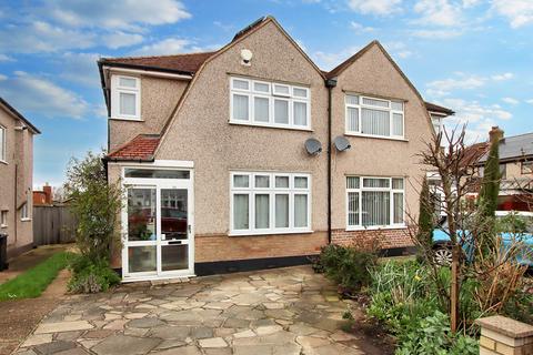 3 bedroom semi-detached house for sale - Fairford Avenue, Shirley