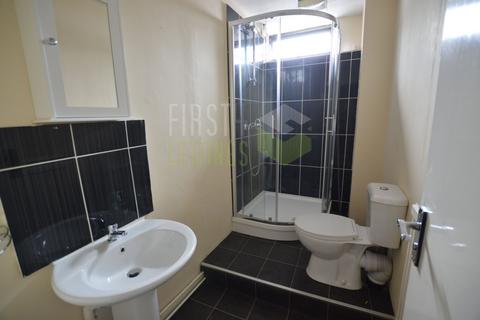 4 bedroom flat to rent, London Road, Leicester LE2