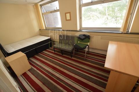 4 bedroom flat to rent, London Road, Leicester LE2