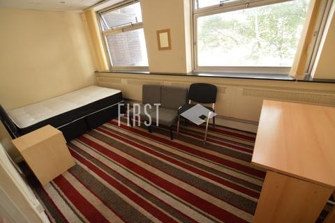 4 bedroom flat to rent, London Road, Leicester LE2
