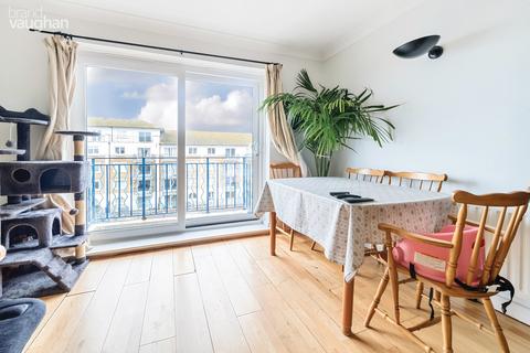 2 bedroom flat to rent - Britannia Court, The Strand, Brighton, BN2