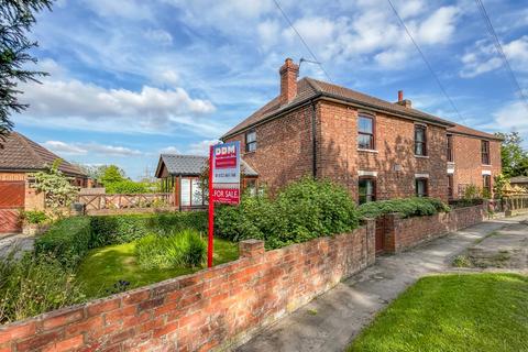 4 bedroom detached house for sale, Townside, East Halton, North Lincolnshire, DN40